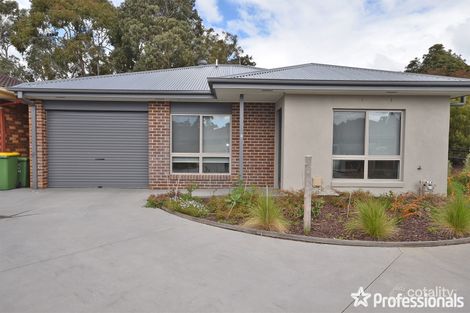 4 Reska Pl, Mooroolbark, VIC 3138