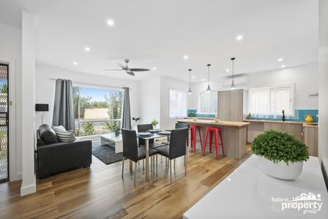 Property photo of 7 Hawthorn Grove Wendouree VIC 3355
