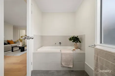 Property photo of 2/3 Alexandrina Road Mount Barker SA 5251