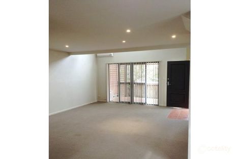 Property photo of 58 York Parade Spring Hill QLD 4000