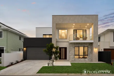 229 Coolum Pde, Newport, QLD 4020