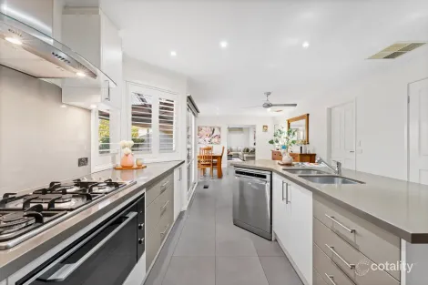 Property photo of 9 Mistletoe Close Knoxfield VIC 3180