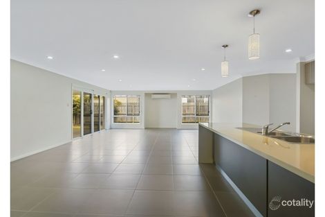 Property photo of 7 Saba Court Middle Ridge QLD 4350