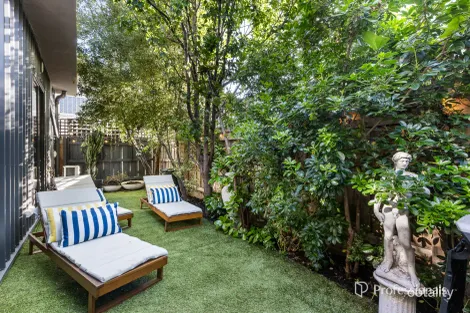 Property photo of 1/15 Small Street Hampton VIC 3188