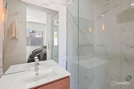 Property photo of 2/9 Esther Place Surfers Paradise QLD 4217