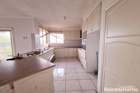 Property photo of 24 Brampton Circuit Delahey VIC 3037