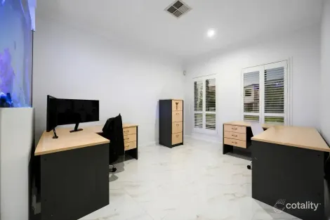 Property photo of 15 Harbourvue Court Helensvale QLD 4212