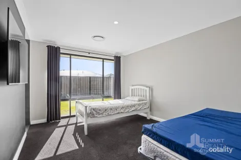 Property photo of 23 Groundlark Road Australind WA 6233