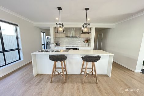 Property photo of 24 Sally Crescent Nirimba QLD 4551