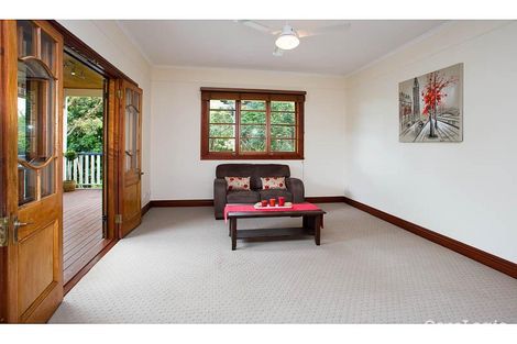 Property photo of 41 Boronia Avenue Holland Park West QLD 4121