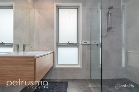 Property photo of 2/8 Camrise Drive Cambridge TAS 7170