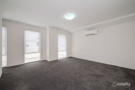 Property photo of 30 Sundowner Meander Banksia Grove WA 6031