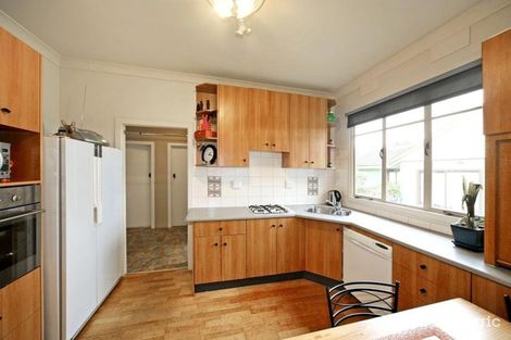 Property photo of 9 Salisbury Road Ashwood VIC 3147