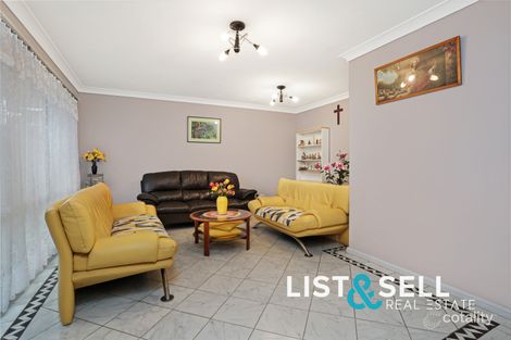 Property photo of 21/27 Waratah Crescent Macquarie Fields NSW 2564