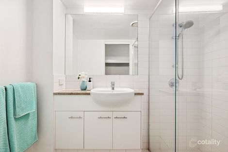 Property photo of 24/8-12 Macquarie Street Teneriffe QLD 4005