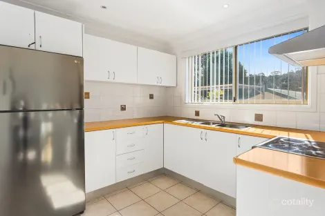 Property photo of 2/140 Waples Road Farmborough Heights NSW 2526