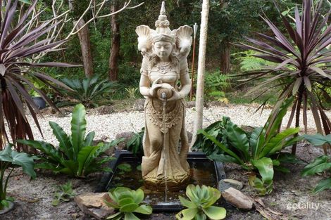 8 Mia Ct, Ocean Shores, NSW 2483