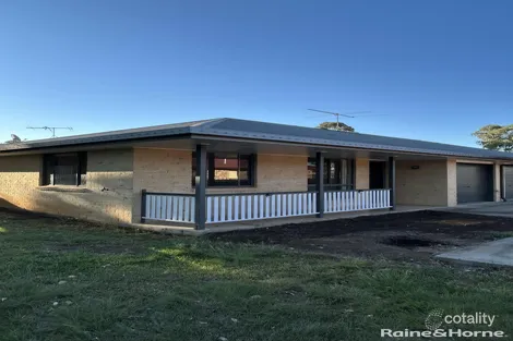 2/17 Martin Pl, Kingaroy, QLD 4610