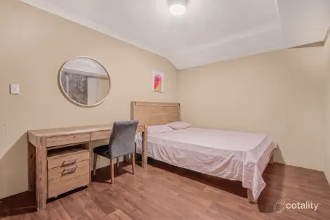 Property photo of 52 Aroona Way Maddington WA 6109