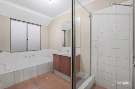 Property photo of 52 Aroona Way Maddington WA 6109