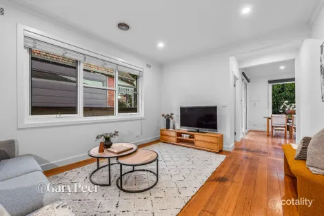 Property photo of 32 Carnarvon Road Caulfield North VIC 3161