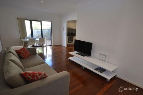 Property photo of 74 Rawlins Street Kangaroo Point QLD 4169