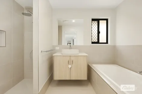 Property photo of 7 Tropical Place Hidden Valley QLD 4703