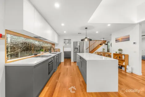 Property photo of 39 Landstrom Quadrant Kilsyth VIC 3137