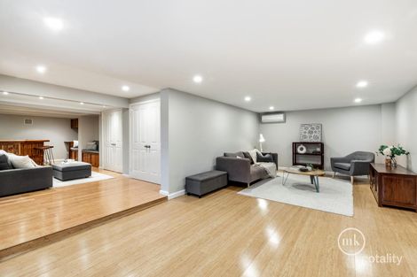 Property photo of 9 Nungeroo Court Eltham North VIC 3095