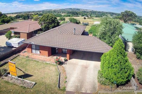 Property photo of 15 The Boulevard Gisborne VIC 3437
