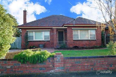 Property photo of 32 Henshall Road Strathmore VIC 3041