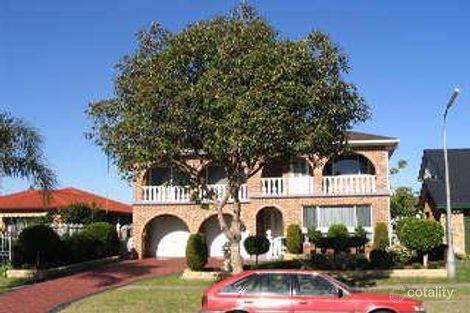 76 Melbourne Rd, St Johns Park, NSW 2176