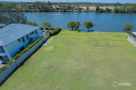 33 North Bank Ct, Helensvale, QLD 4212