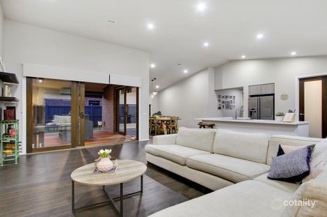 Property photo of 3 Davenport Crescent Cranbourne West VIC 3977