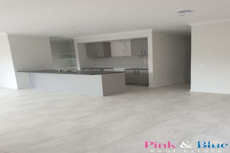 11 Kerala St, Rockbank, VIC 3335