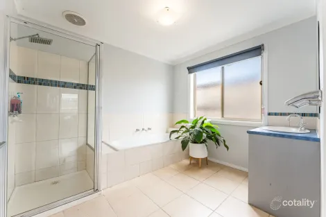 Property photo of 2-4 Diaz Drive Grovedale VIC 3216