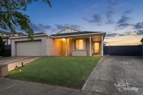 Property photo of 23 Corowa Crescent Burnside VIC 3023