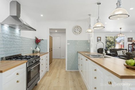 Property photo of 8 Seafarer Court Indented Head VIC 3223