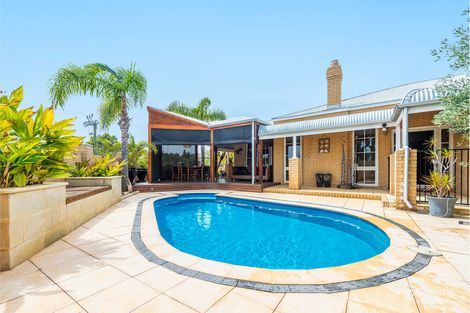 Property photo of 4 Holbrook Gardens Carine WA 6020