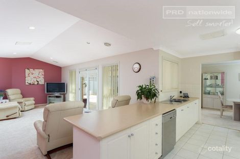 Property photo of 4 Nethereby Place Bourkelands NSW 2650