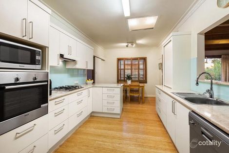 Property photo of 70 Beddoe Avenue Bentleigh East VIC 3165