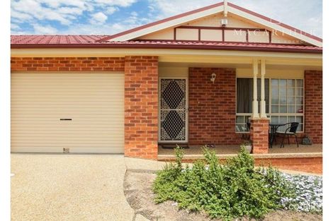 2/6 Randall St, Kooringal, NSW 2650
