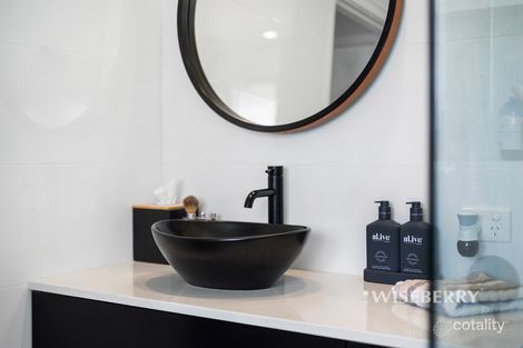 Property photo of 400 Tuggerawong Road Tuggerawong NSW 2259