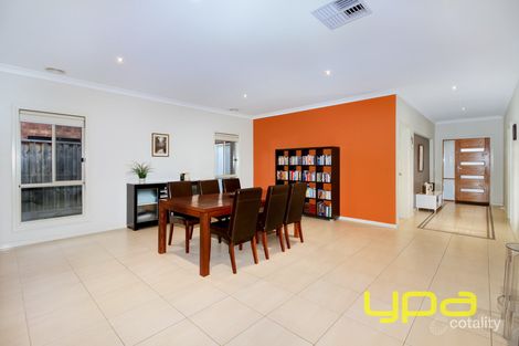 Property photo of 43 Citronelle Circuit Brookfield VIC 3338