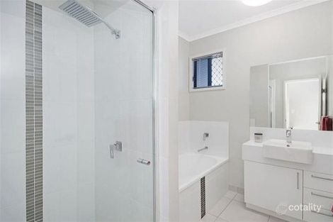 Property photo of 4 Rowley Place Burdell QLD 4818