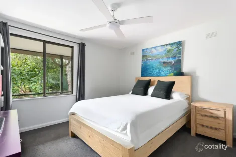 Property photo of 16 Walbon Crescent Koonawarra NSW 2530