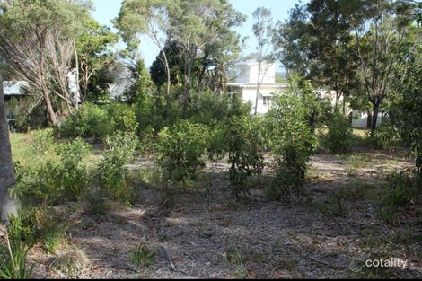 12 Ashton St, Macleay Island, QLD 4184