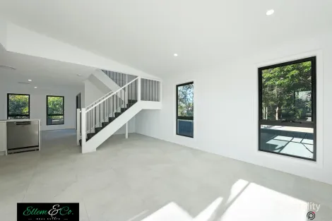 Property photo of 1D Leamington Road Oak Flats NSW 2529