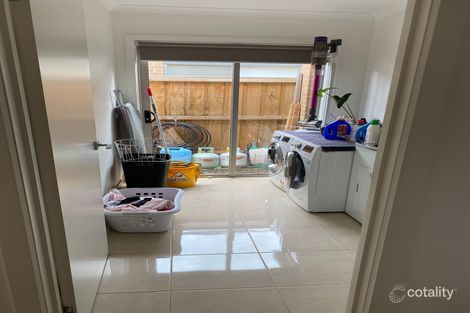 Property photo of 53 Light Horse Circuit Sunbury VIC 3429