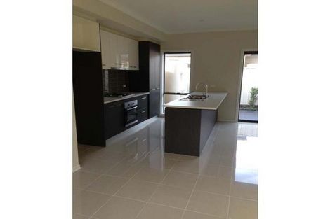 Property photo of 6 Fetcham Lane Caroline Springs VIC 3023